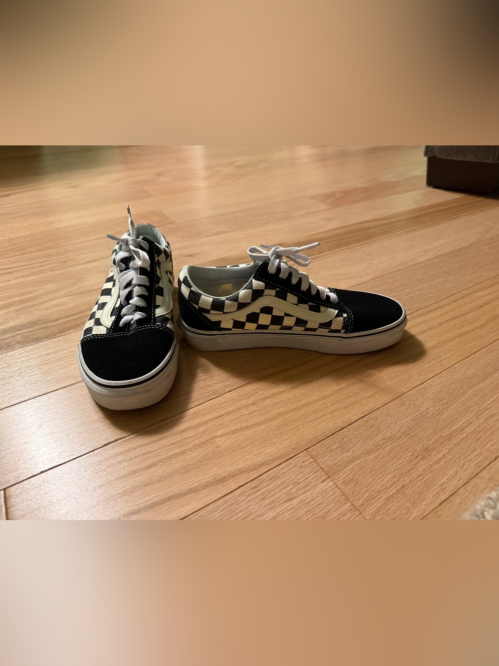 Vans Woman’s Checkerboard Old Skool Sneakers - Black/White